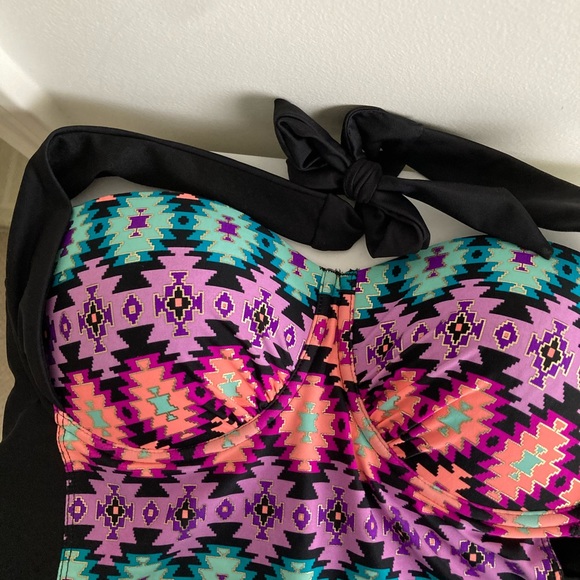 Calatina Halter Geometric Tankini NWOT - Picture 4 of 6
